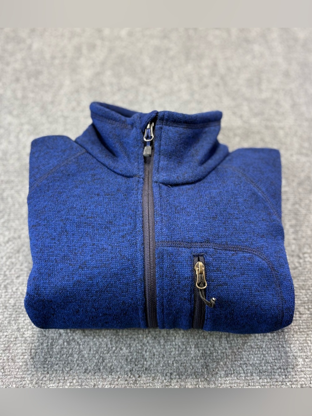 Avalanche Sweater Fleece Jacket Mens
Medium Blue Full Zip Mock Neck RN
83520
M
I